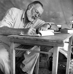 Citation Ernest Hemingway vie : La vie brise tout le monde, et
