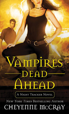 Couverture de Night Tracker, Tome 5 : Vampires Dead Ahead