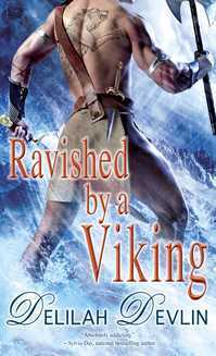 Couverture de The New Icelandic Chronicles, Tome 1 : Ravished by a Viking