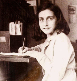 Couverture de Anne Frank, la vie en cachette