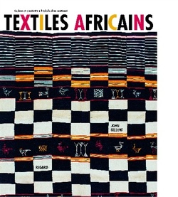 Couverture de Textiles africains : couleur et créativité à l'échelle d'un continent