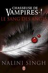 couverture Chasseuse de vampires, Tome 1 : Le Sang des anges