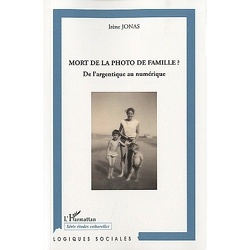 Couverture de Mort de la photo de famille ? - De l'argentique au numérique
