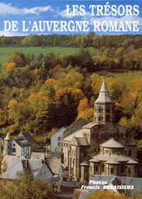 Couverture de Les Trésors de l'Auvergne romane